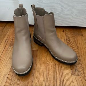 Chelsea lug sole boots. Taupe. Size 11.
